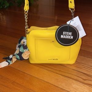 NWT Steve Madden Gold Boxford